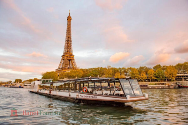 Du thuyền sông Seine – Paris -Pháp
