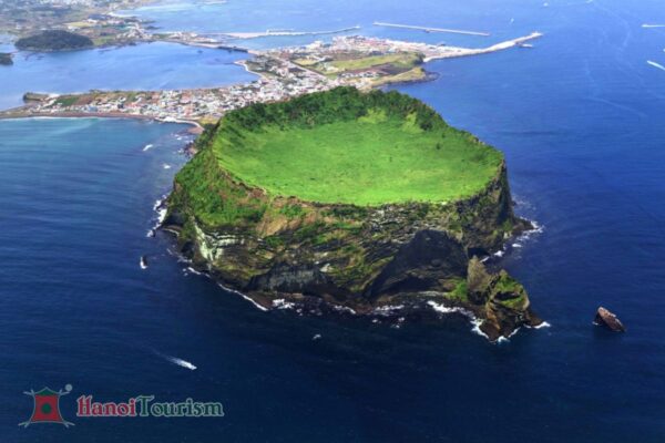 Đỉnh núi Seongsan Ilchulbong - Đảo Jeju - Hàn Quốc