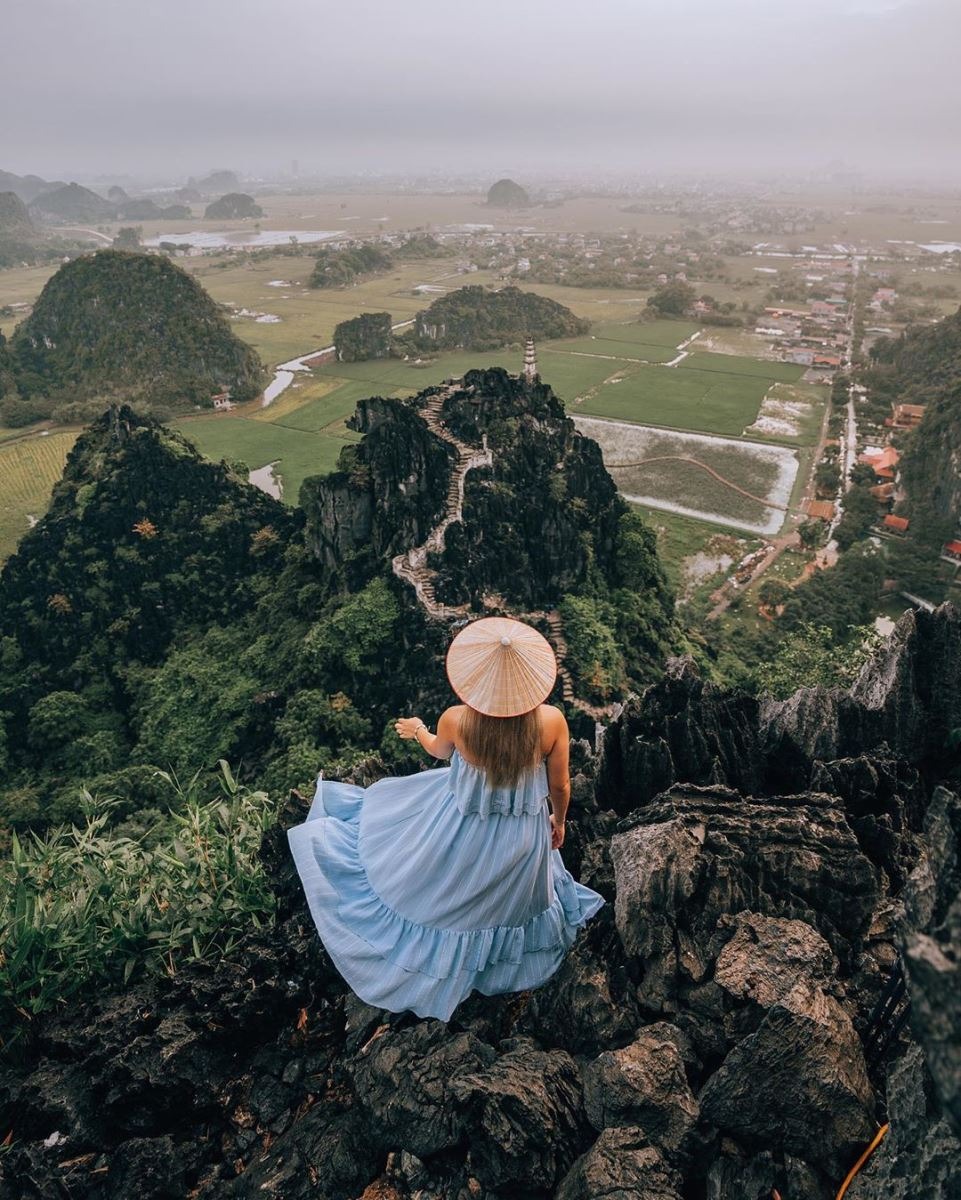 Ngắm Tam Cốc từ Hang Múa